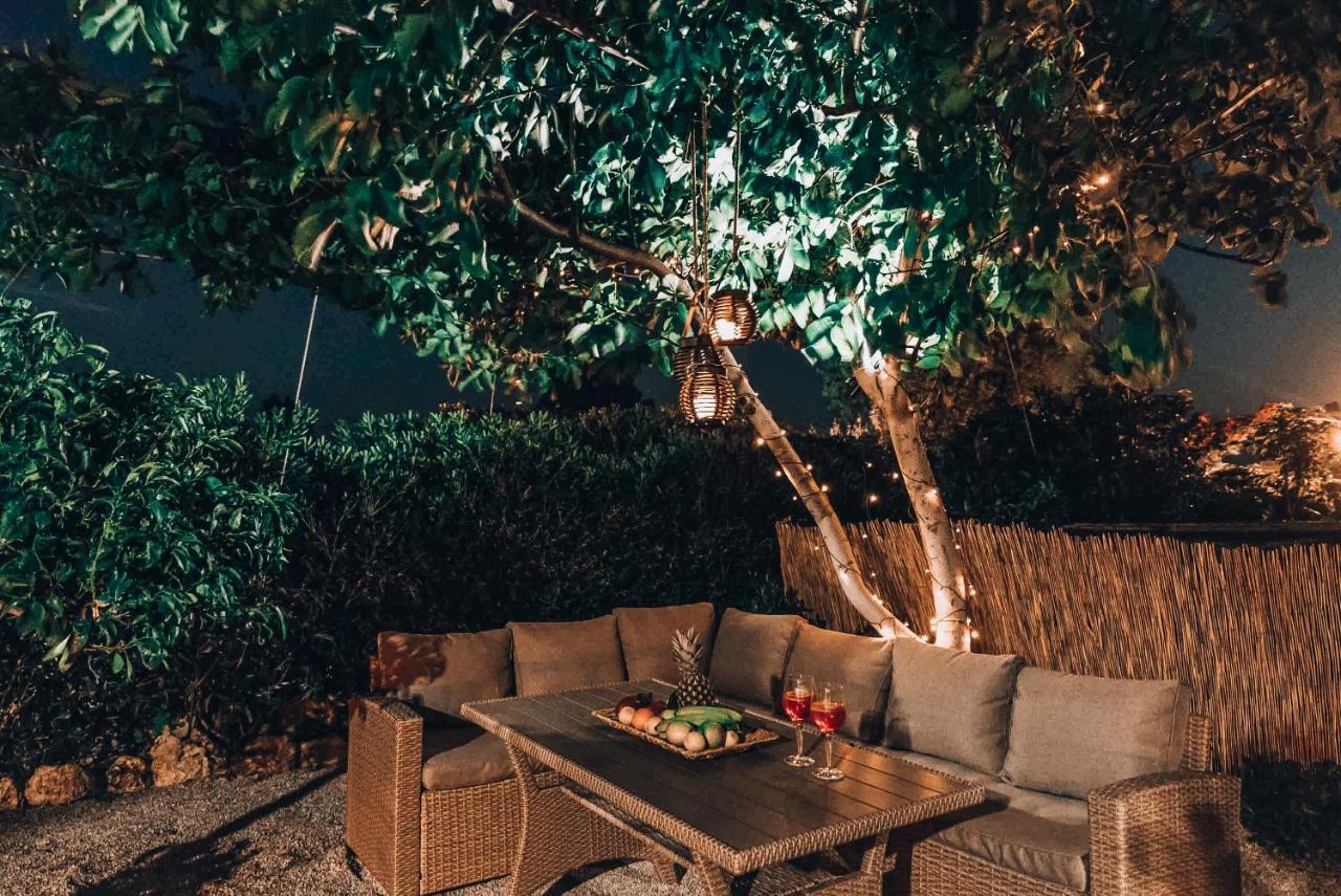 Villa Aspasia With Private Jacuzzi - Oasis Resort คอคคิโนส เปียร์โกส ภายนอก รูปภาพ