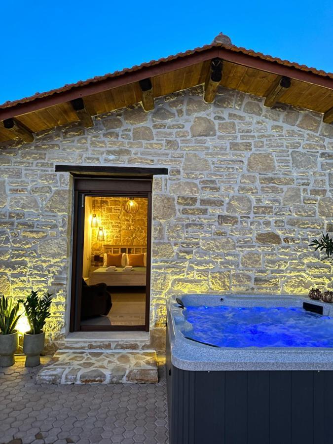 Villa Aspasia With Private Jacuzzi - Oasis Resort คอคคิโนส เปียร์โกส ภายนอก รูปภาพ
