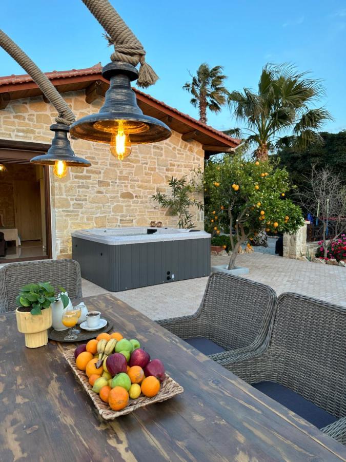 Villa Aspasia With Private Jacuzzi - Oasis Resort คอคคิโนส เปียร์โกส ภายนอก รูปภาพ