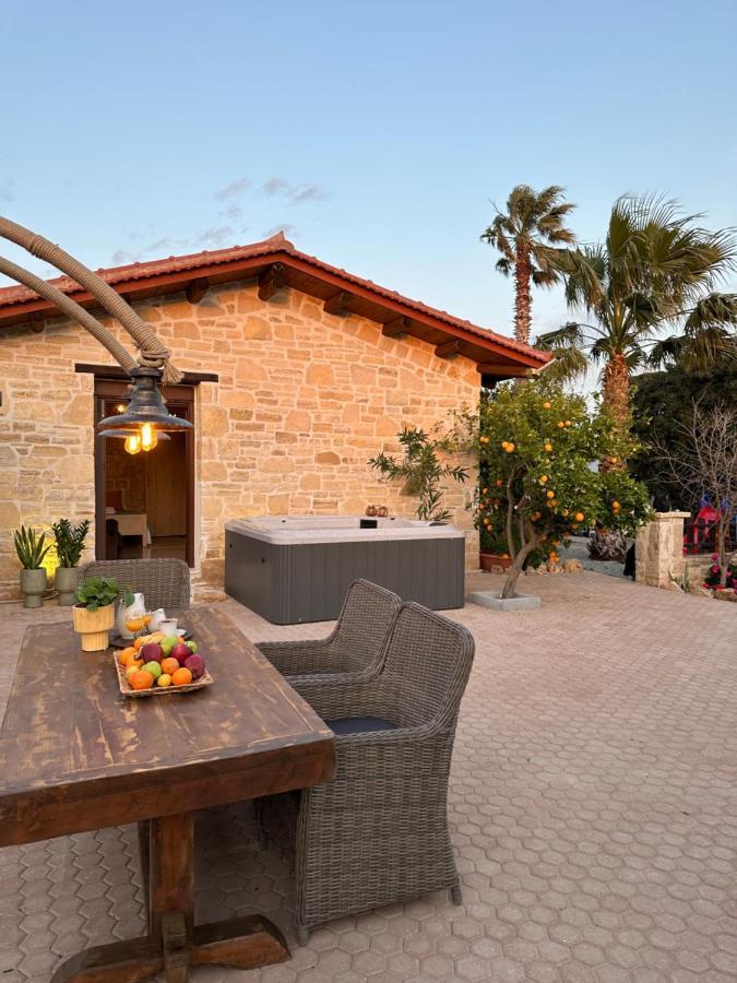 Villa Aspasia With Private Jacuzzi - Oasis Resort คอคคิโนส เปียร์โกส ภายนอก รูปภาพ