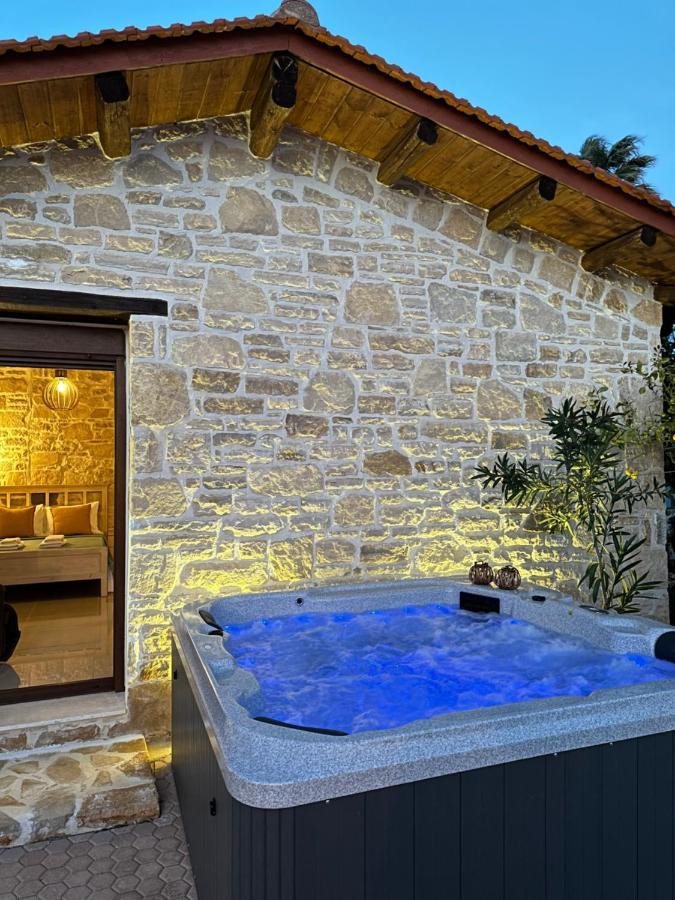 Villa Aspasia With Private Jacuzzi - Oasis Resort คอคคิโนส เปียร์โกส ภายนอก รูปภาพ